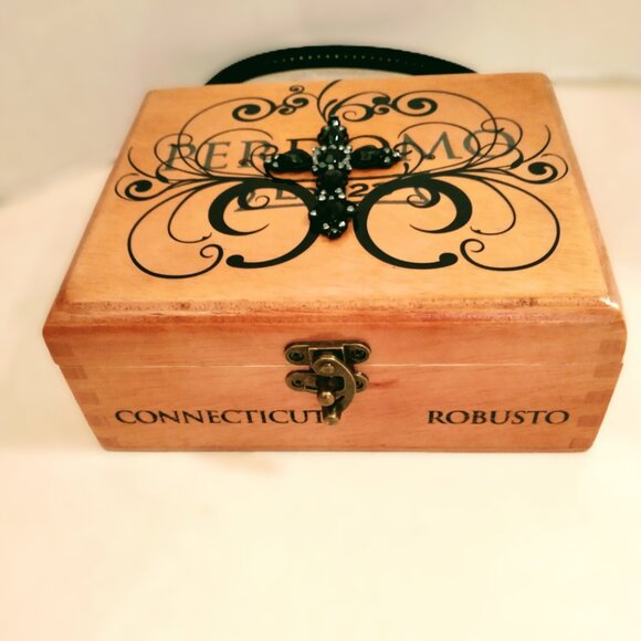 Suenos de Saundra Upcycled Collection, Perdomo Cigar Box Purse - Picture 3 of 15